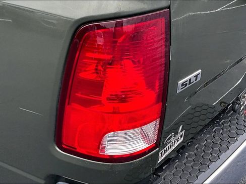 Used 2021 RAM 1500 Classic SLT AWD/4WD image 24