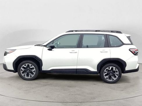 Used 2025 Subaru Forester AWD/4WD image 2