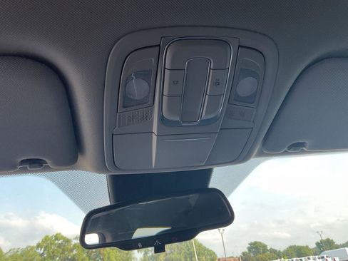 Used 2020 Hyundai Santa Fe SEL image 16