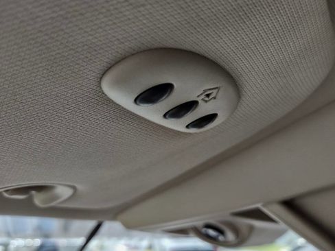 Used 2015 Chrysler Town & Country Touring w/ Driver Convenience Group image 26