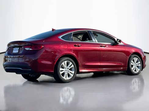 Used 2017 Chrysler 200 Limited Platinum image 2