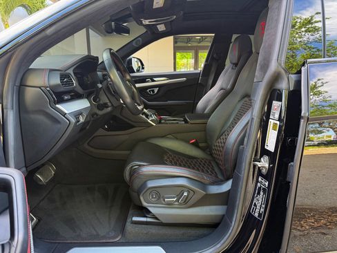 Used 2019 Lamborghini Urus image 17