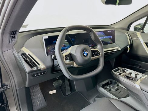 Used 2026 BMW iX xDrive60 image 9