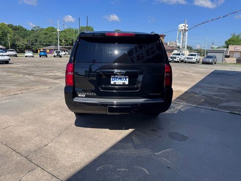 Used 2019 Chevrolet Suburban Premier RWD image 5