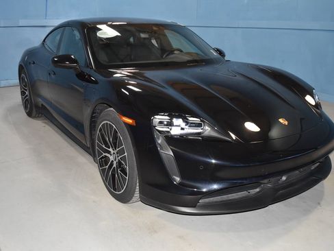 Used 2023 Porsche Taycan image 22