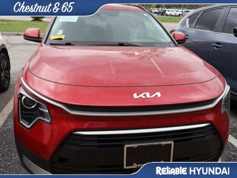 Used 2023 Kia Niro EX image 8