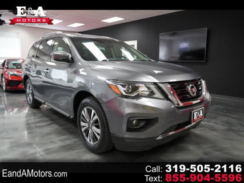 Used 2019 Nissan Pathfinder SV image 1