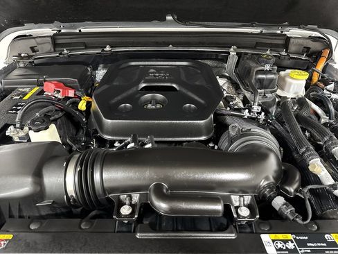 Used 2024 Jeep Wrangler Unlimited Rubicon 4xe AWD/4WD image 25
