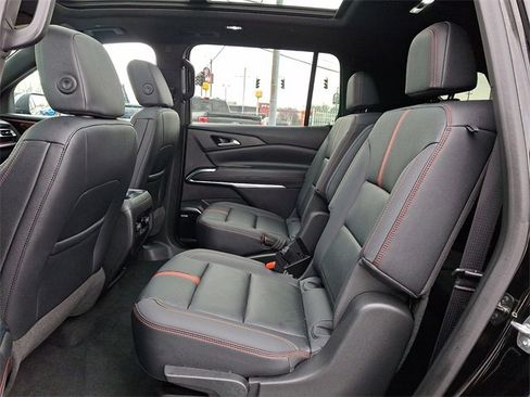 Used 2024 Chevrolet Traverse RS image 12