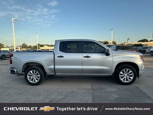 Used 2022 Chevrolet Silverado 1500 Custom RWD image 2