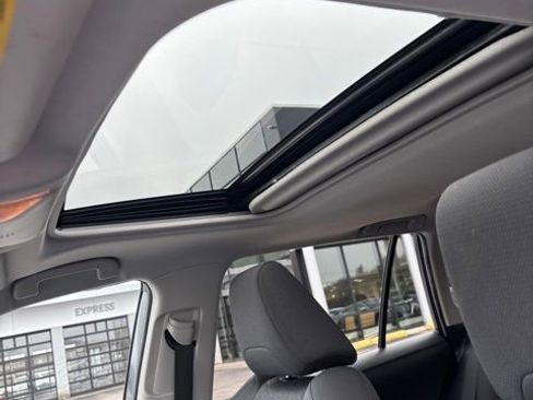 Used 2021 Toyota RAV4 XLE w/ Convenience Package image 13