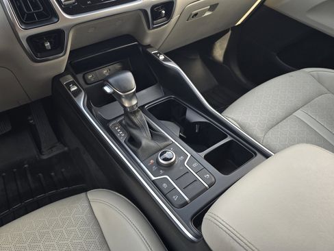 Used 2021 Kia Sorento S image 17