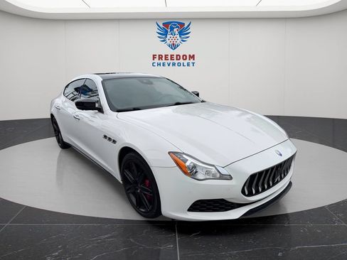 Used 2017 Maserati Quattroporte S Q4 AWD/4WD image 8
