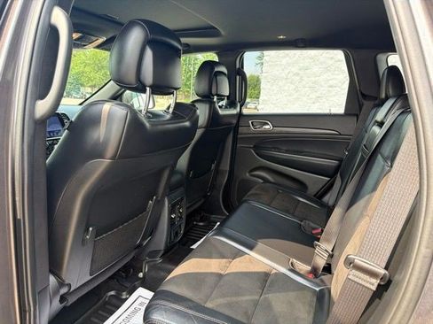 Used 2019 Jeep Grand Cherokee Altitude AWD/4WD image 15