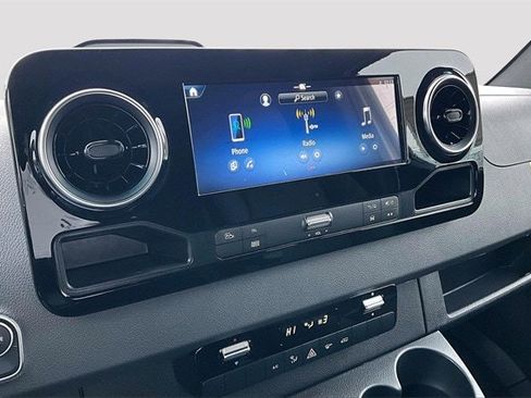 New 2025 Mercedes-Benz Sprinter 2500 image 10