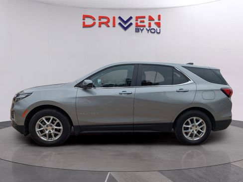 Used 2024 Chevrolet Equinox LT image 2