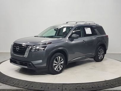 Used 2025 Nissan Pathfinder SL
