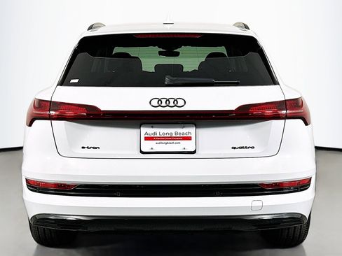 Used 2022 Audi e-tron Premium Plus w/ Premium Plus Package image 3