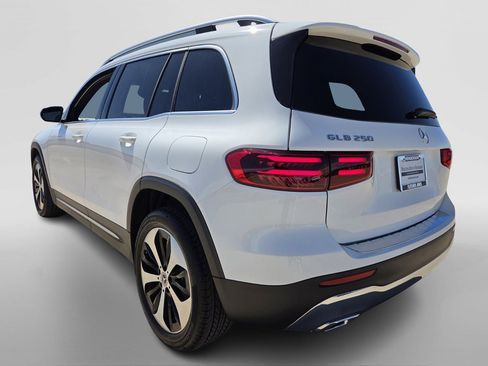 New 2026 Mercedes-Benz GLB 250 image 3