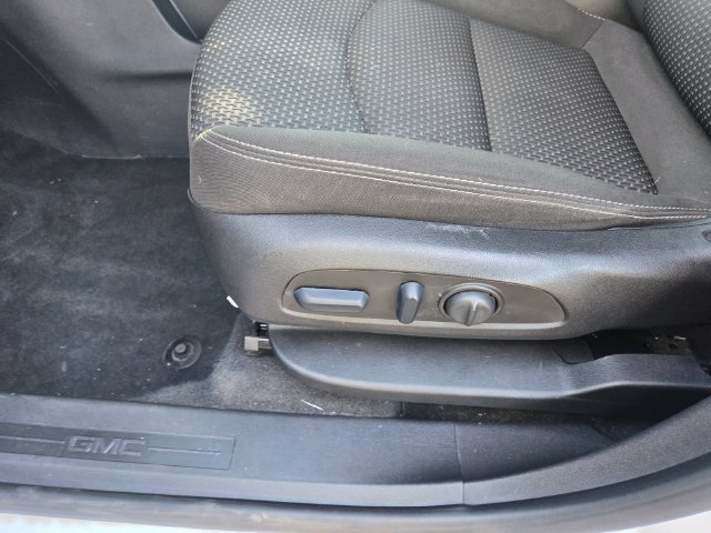 Used 2023 GMC Terrain SLE w/ Driver Convenience Package FWD image 13