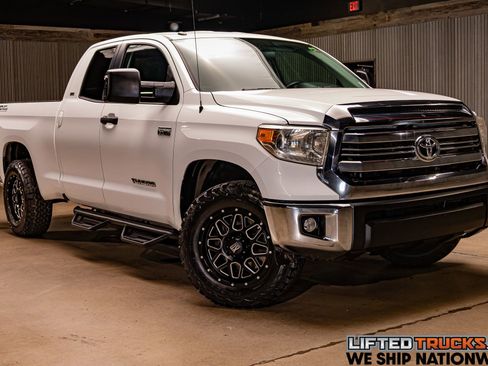 Used 2017 Toyota Tundra SR5 image 1