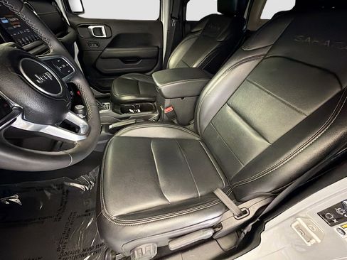 Used 2023 Jeep Wrangler Unlimited Sahara AWD/4WD image 11