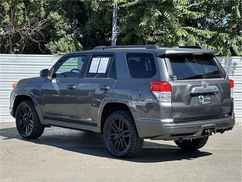 Used 2012 Toyota 4Runner SR5 AWD/4WD image 12