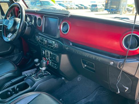 Used 2021 Jeep Wrangler Unlimited Rubicon image 25