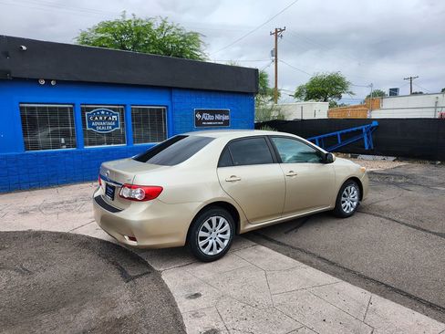 Used 2013 Toyota Corolla LE FWD image 10