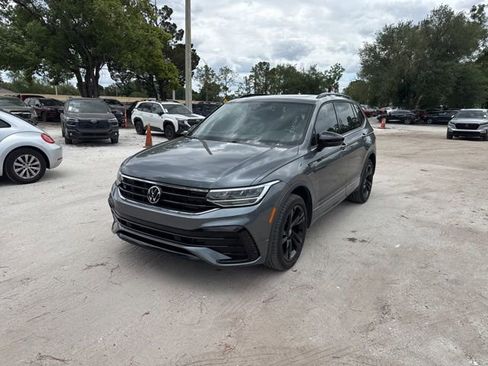 Used 2023 Volkswagen Tiguan SE R-Line FWD image 2