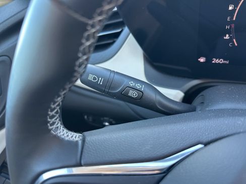 Used 2024 Buick Encore GX Avenir w/ Avenir Convenience Package AWD/4WD image 38