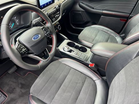 Used 2022 Ford Escape SEL w/ SEL Stealth AWD Package image 10