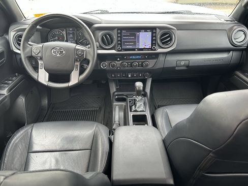 Used 2022 Toyota Tacoma TRD Off-Road w/ TRD Premium Off Road Package AWD/4WD image 20