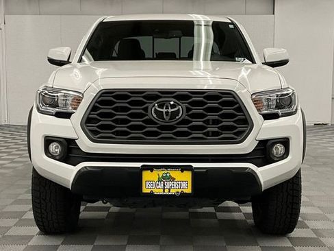 Used 2023 Toyota Tacoma TRD Off-Road w/ Technology Package AWD/4WD image 4