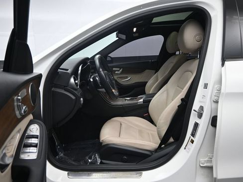 Used 2020 Mercedes-Benz C 300 Sedan image 22