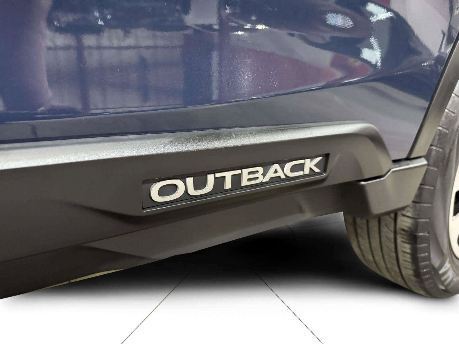 Used 2025 Subaru Outback Premium AWD/4WD image 17