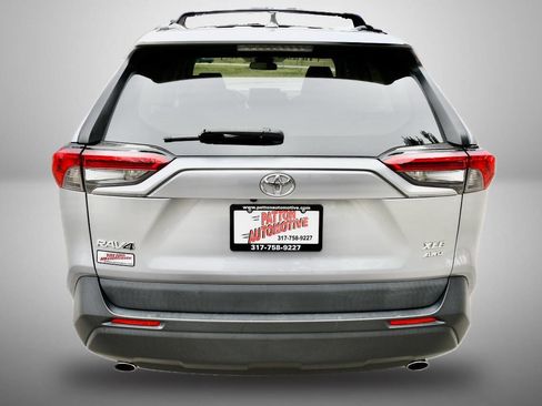 Used 2019 Toyota RAV4 XLE image 6
