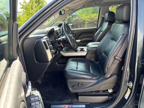 Used 2017 Chevrolet Silverado 2500 LTZ w/ Duramax Plus Package AWD/4WD image 31
