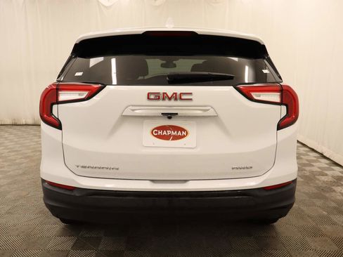 Used 2024 GMC Terrain SLE image 5