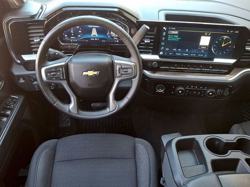 Used 2024 Chevrolet Silverado 1500 LT image 12