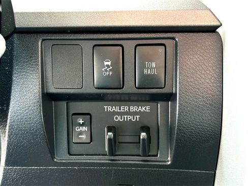 Used 2018 Toyota Tundra SR5 image 15