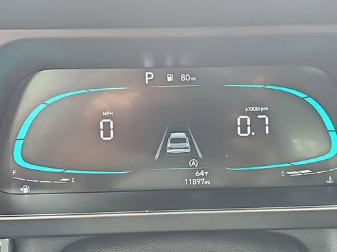 Used 2025 Hyundai Elantra SE FWD image 12