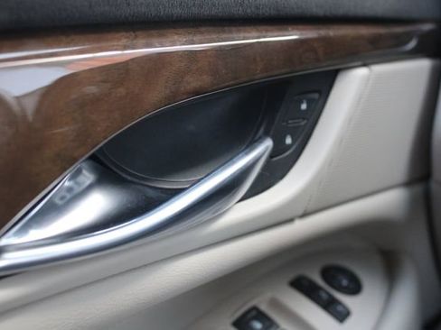Used 2020 Cadillac Escalade ESV Luxury RWD image 9