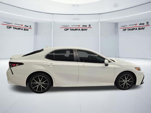 Used 2023 Toyota Camry SE FWD image 7