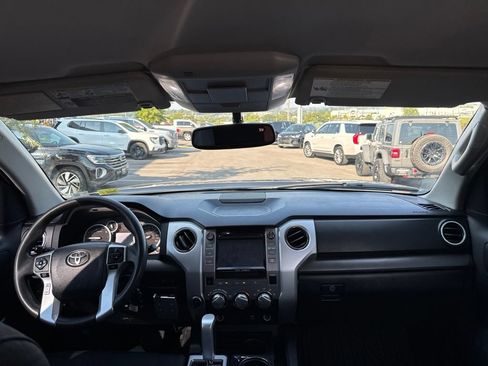 Used 2015 Toyota Tundra SR5 w/ SR5 Upgrade Package AWD/4WD image 21