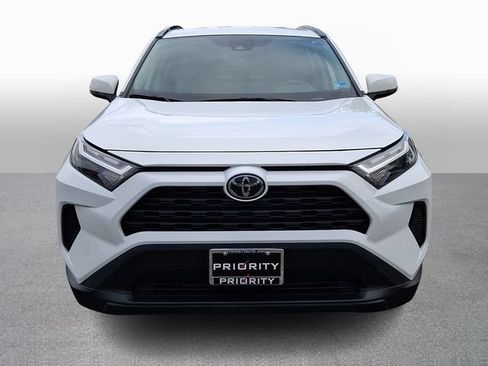 Used 2024 Toyota RAV4 XLE AWD/4WD image 2