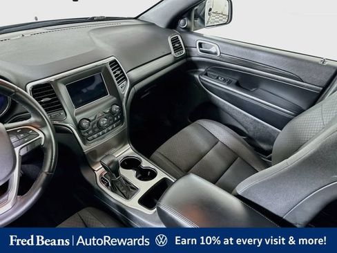Used 2019 Jeep Grand Cherokee Laredo AWD/4WD image 27