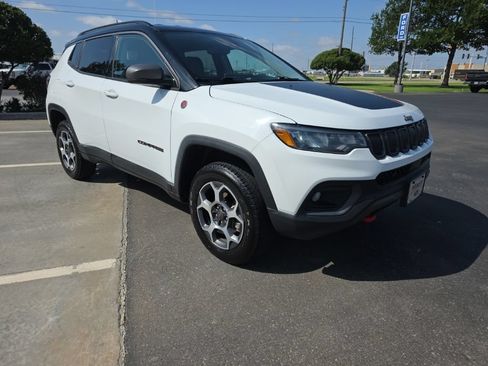 Used 2022 Jeep Compass Trailhawk AWD/4WD image 8