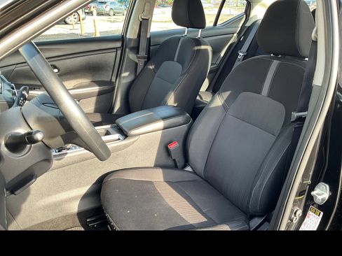 Used 2025 Nissan Sentra SV FWD image 8