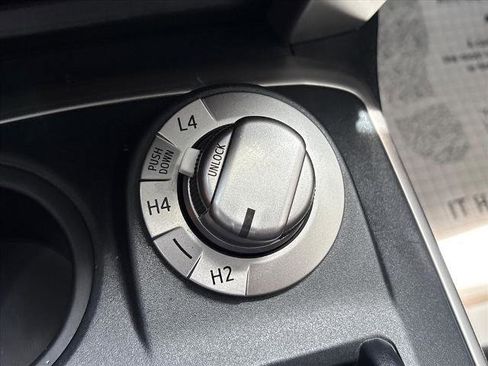 Used 2019 Toyota 4Runner SR5 AWD/4WD image 16